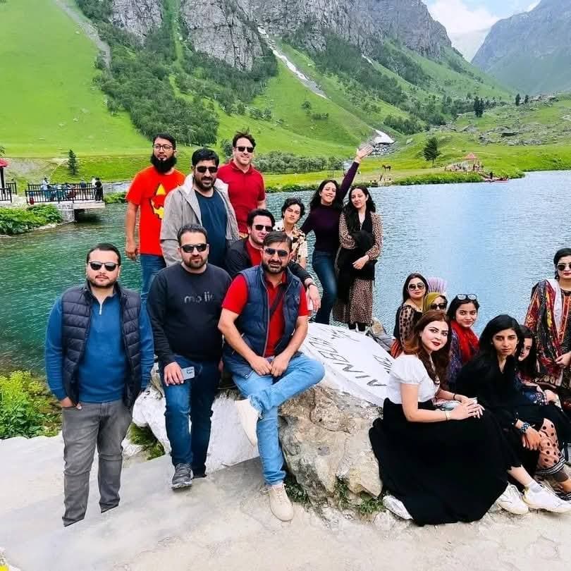 Kashmir Family Escape 4 Days: Peshawar → Muzaffarabad → Neelum → Sharda/Arang Kel → back